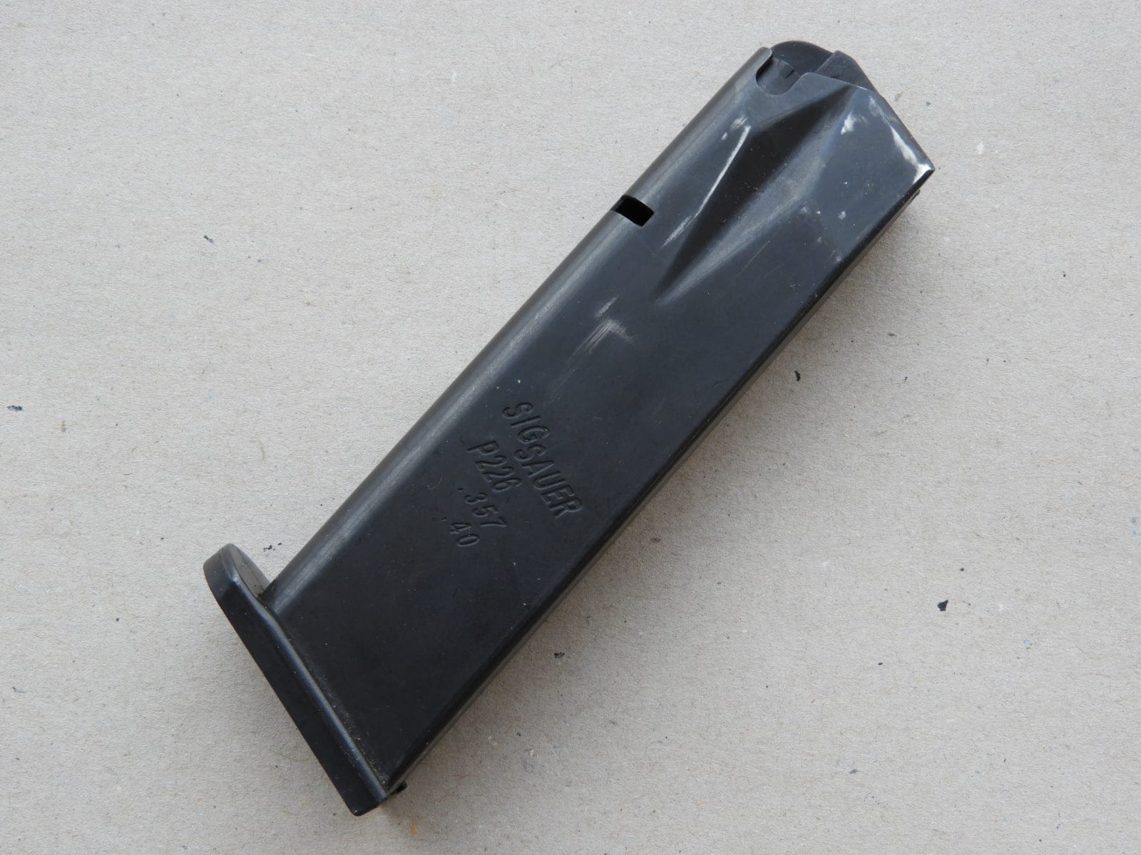 Sig Sauer Sig Sauer P226  Magazin .40 / .357 - 12 Rds. - Gummiboden